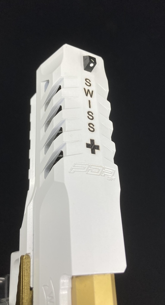 crfdB7hbmtxrHGMVyVFYQ-2871822 Weiss Gold Swiss.jpg