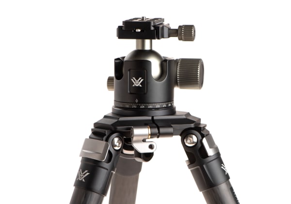 vortex_optics_radian_carbon_with_ball_head_tripod_kit