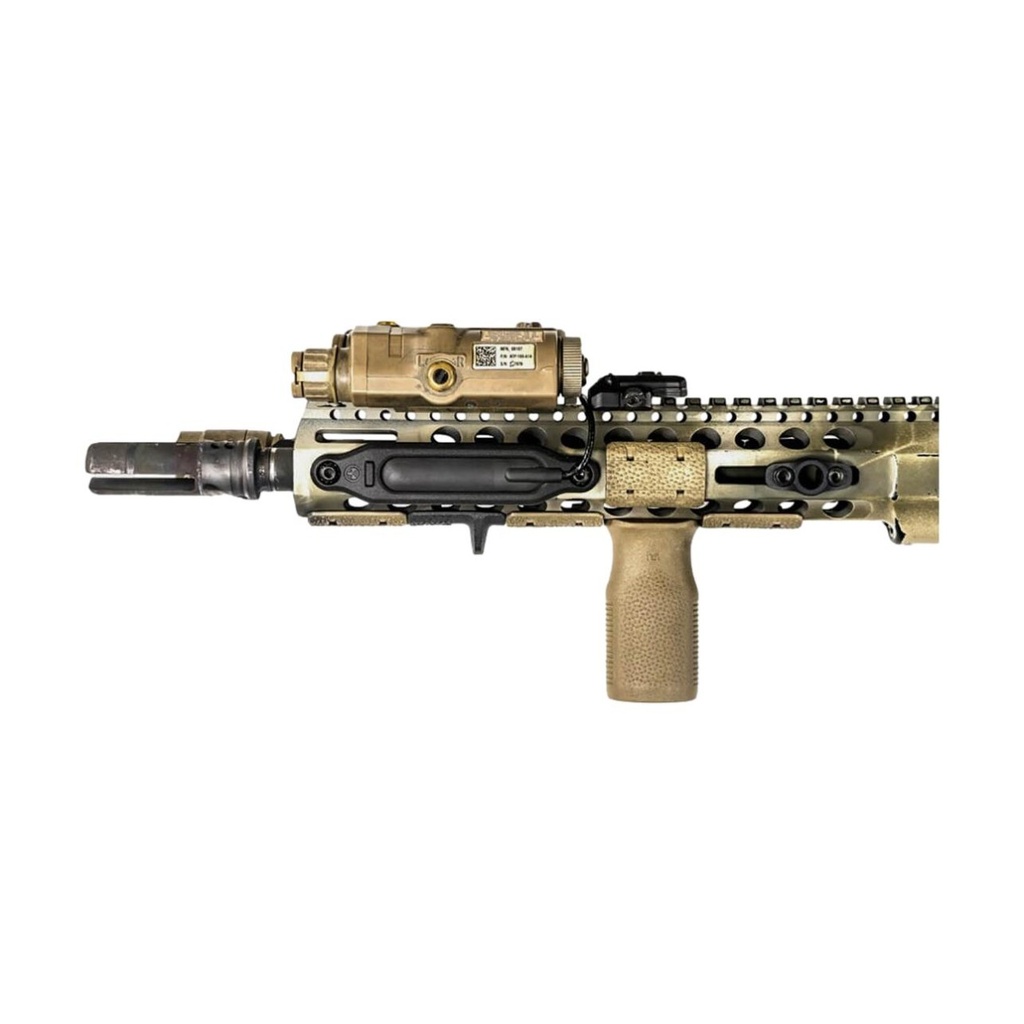 [MAG631-BLK] M-LOK® Tape Switch Mounting Plate – Insight® PEQ